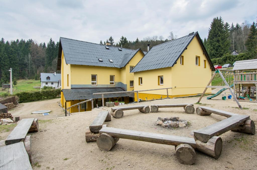 Pension Pod Vlekem Janov nad Nisou Exteriör bild